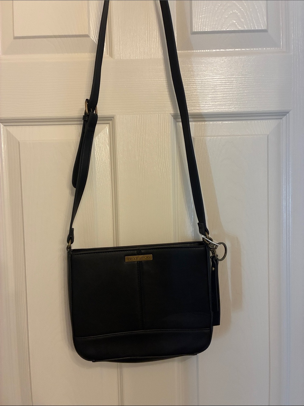 FRYE AND CO. Black Leather Adjustable Strap Crossbody